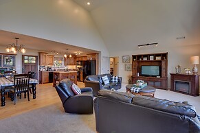 Lakemont Retreat: Game Room, Hot Tub, & Mtn Views!