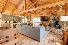 4 Mi to Beach: Lake Tahoe Mountain Retreat!