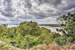 Charming Cottage w/ Mississippi River Views!
