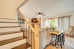 Spacious Rustic Helen Abode ~ 1/2 Mi From Tubing!