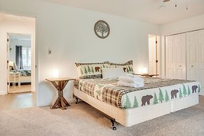 Spacious Rustic Helen Abode ~ 1/2 Mi From Tubing!