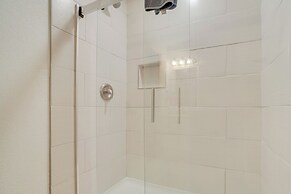 Spacious Rustic Helen Abode ~ 1/2 Mi From Tubing!