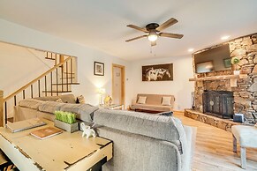 Spacious Rustic Helen Abode ~ 1/2 Mi From Tubing!