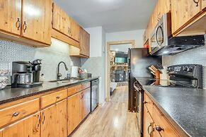 Spacious Rustic Helen Abode ~ 1/2 Mi From Tubing!