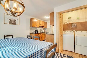 Spacious Rustic Helen Abode ~ 1/2 Mi From Tubing!