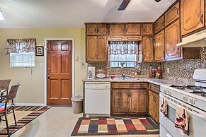 Family Home Near Panola Mountain State Park!