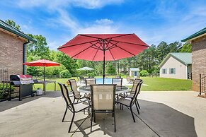 Spacious Elko Home - 6 Mi to Georgia Fairgrounds!