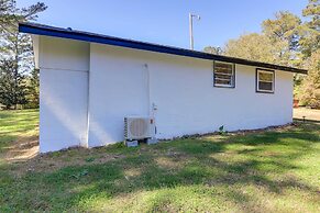 Fayetteville Guest House: Walk to Nature Preserve!