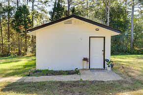 Fayetteville Guest House: Walk to Nature Preserve!