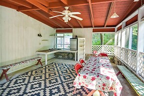 Pet-friendly Norfolk Retreat ~ 7 Mi to Beach!