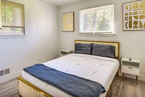 Pet-friendly Norfolk Retreat ~ 7 Mi to Beach!