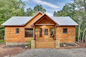 Luxe Morganton Cabin: Hot Tub, Fire Pit, Game Room