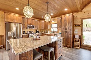 Luxe Morganton Cabin: Hot Tub, Fire Pit, Game Room