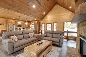 Luxe Morganton Cabin: Hot Tub, Fire Pit, Game Room