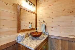 Luxe Morganton Cabin: Hot Tub, Fire Pit, Game Room