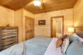 Luxe Morganton Cabin: Hot Tub, Fire Pit, Game Room