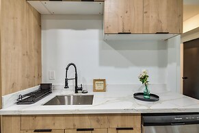 3 Mi to French Quarter: Modern Apt in New Orleans