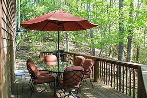 Sautee Nacoochee Mtn Paradise w/ Spacious Deck!