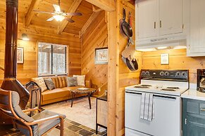 Sautee Nacoochee Mtn Paradise w/ Spacious Deck!