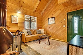 Sautee Nacoochee Mtn Paradise w/ Spacious Deck!