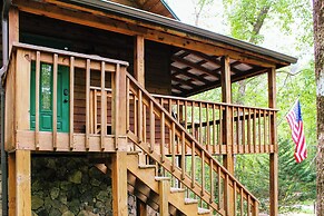 Sautee Nacoochee Mtn Paradise w/ Spacious Deck!