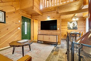 Sautee Nacoochee Mtn Paradise w/ Spacious Deck!