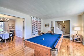 Spacious Chesapeake Home w/ Pool Table!