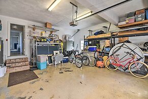 Spacious Chesapeake Home w/ Pool Table!