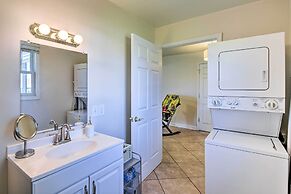 Spacious Chesapeake Home w/ Pool Table!