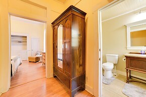 Cozy Thomasville Cottage - Walk to Downtown!