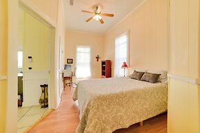 Cozy Thomasville Cottage - Walk to Downtown!