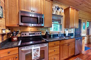 Ellijay Hideaway w/ Hot Tub, Views & Game Room!