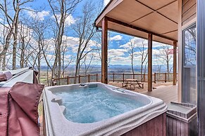 Mineral Bluff Cabin Near Lake Blue Ridge!