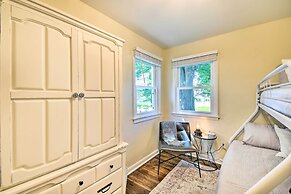 Charming Hampton Home w/ Yard: 2 Mi to Beach!