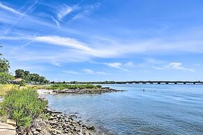 Charming Hampton Home w/ Yard: 2 Mi to Beach!