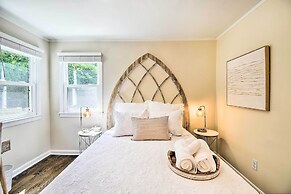 Charming Hampton Home w/ Yard: 2 Mi to Beach!