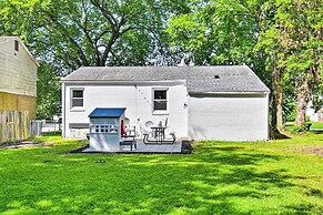 Charming Hampton Home w/ Yard: 2 Mi to Beach!