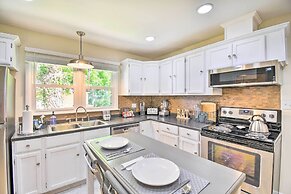 Charming Hampton Home w/ Yard: 2 Mi to Beach!