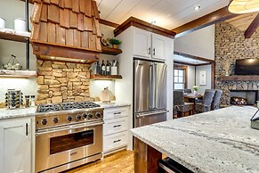 Spacious Blue Ridge Cabin w/ Hot Tub & Fire Pit!