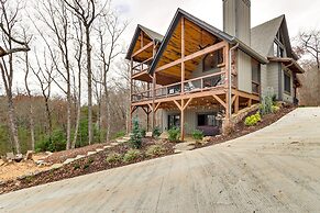 Spacious Blue Ridge Cabin w/ Hot Tub & Fire Pit!