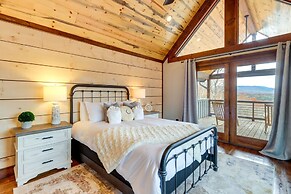 Spacious Blue Ridge Cabin w/ Hot Tub & Fire Pit!