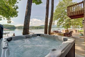 Mountain View Cabin on Lake Blue Ridge: Hot Tub!