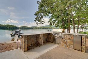Mountain View Cabin on Lake Blue Ridge: Hot Tub!
