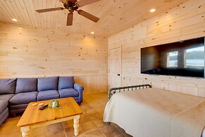 Mountain View Cabin on Lake Blue Ridge: Hot Tub!
