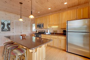 Mountain View Cabin on Lake Blue Ridge: Hot Tub!