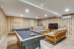Secluded Mountain Escape w/ Game Room & Fire Pit!