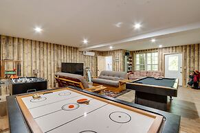 Secluded Mountain Escape w/ Game Room & Fire Pit!