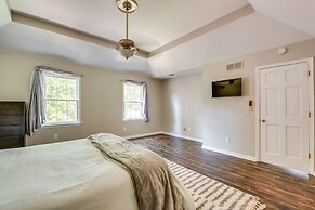 Lilburn Home w/ Deck, 20 Mi to Downtown Atlanta!