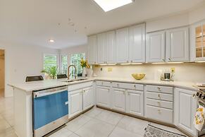 Lilburn Home w/ Deck, 20 Mi to Downtown Atlanta!