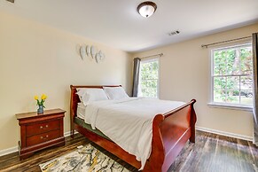 Lilburn Home w/ Deck, 20 Mi to Downtown Atlanta!